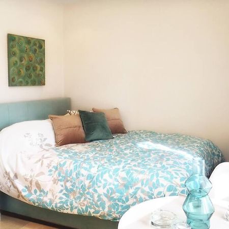 Emerald Mini Suite:Your Deluxe Studio In Kalamaria Thessaloniki Buitenkant foto