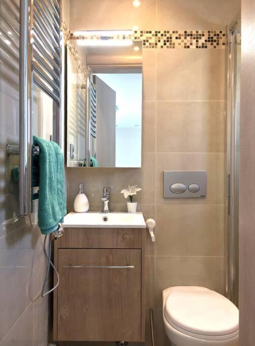 Emerald Mini Suite:Your Deluxe Studio In Kalamaria Thessaloniki Buitenkant foto