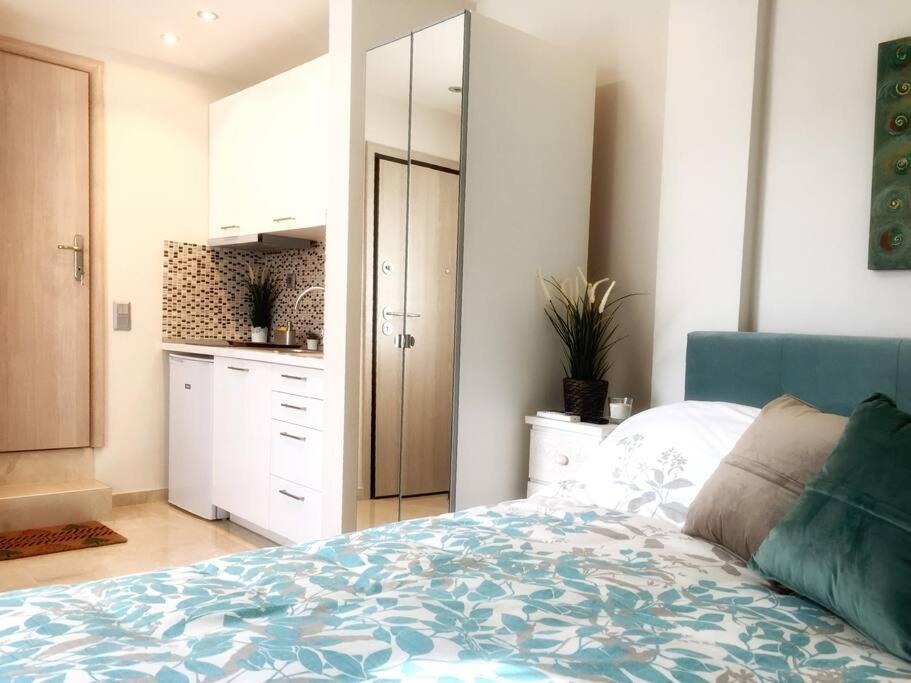 Emerald Mini Suite:Your Deluxe Studio In Kalamaria Thessaloniki Buitenkant foto
